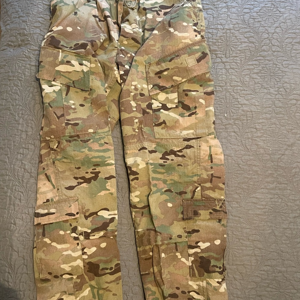 Army Multicam OCP, Medium Regular pants, very lightly worn. Flame resistant